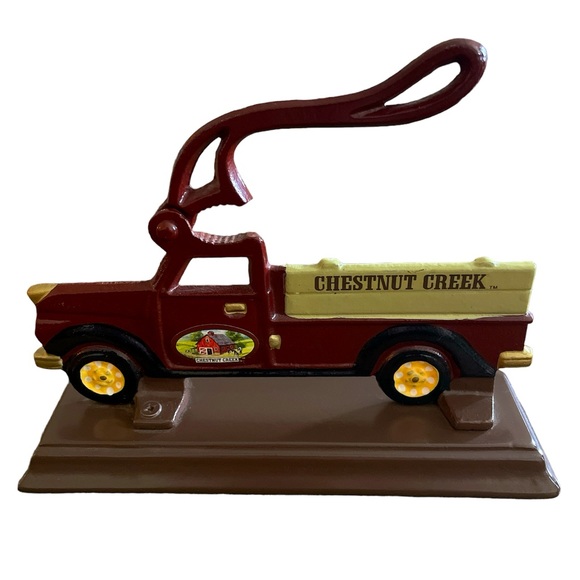 2004 Chestnut Creek Cast Iron Country Truck Nutcracker - Picture 1 of 2